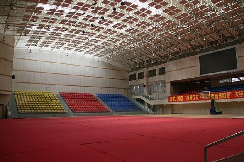 湖北中醫藥大學窩內體育館