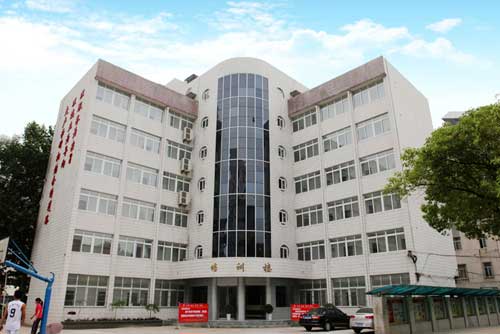 湖北交通職業(yè)技術學院實訓樓